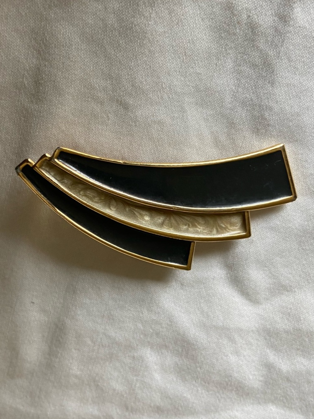 Monet Black and Gold Resin Fan-Style Vintage Brooch